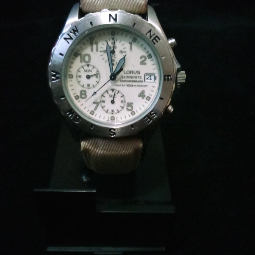 Not working Pre-Loved Lorus V657-9000 Water Resistance Silver Tone